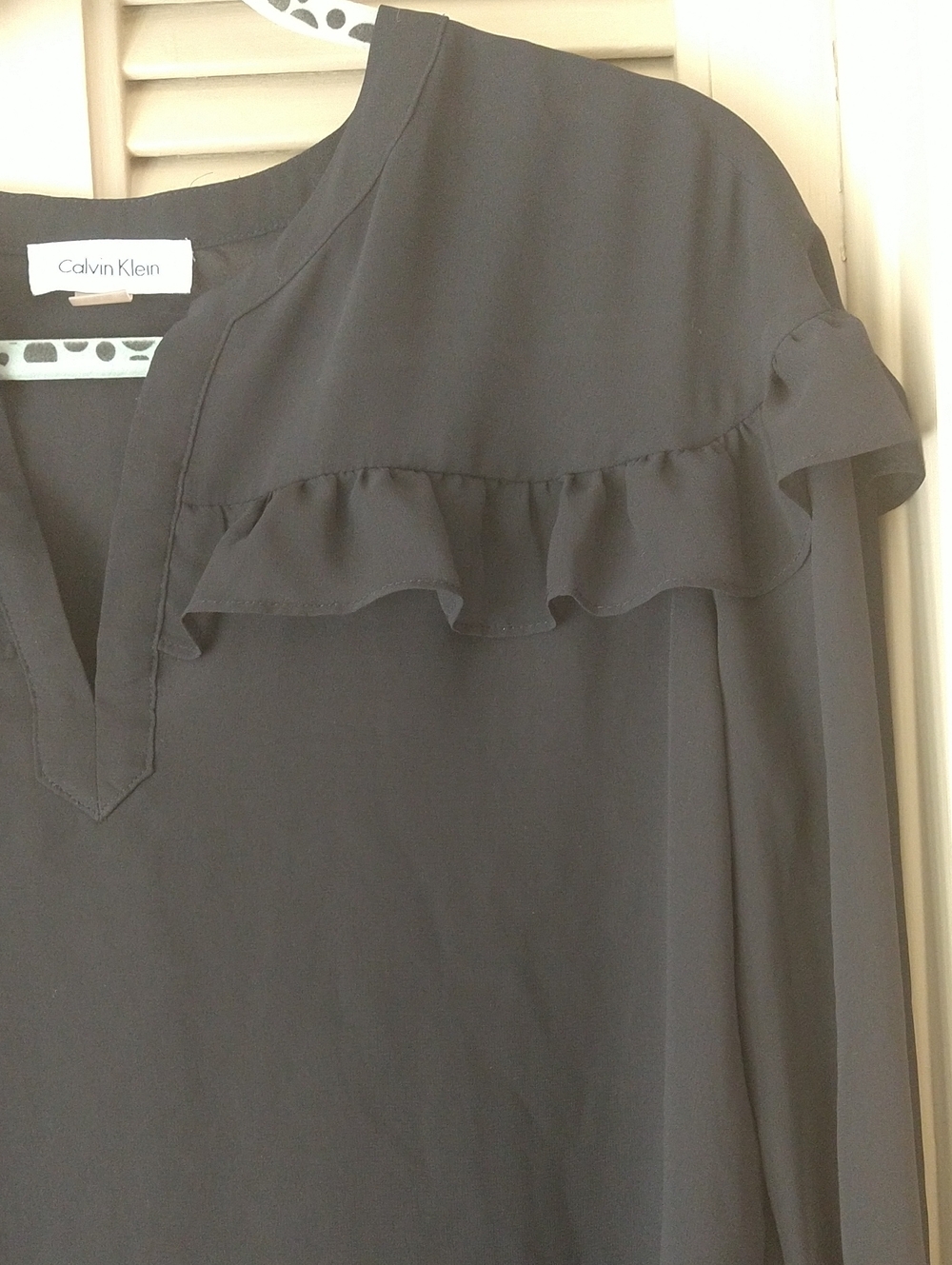 V-Neck Blouse Bundle @A New Day Cream +Calvin Klein Black Ruffle+Bat Sleeves - Picture 11 of 13